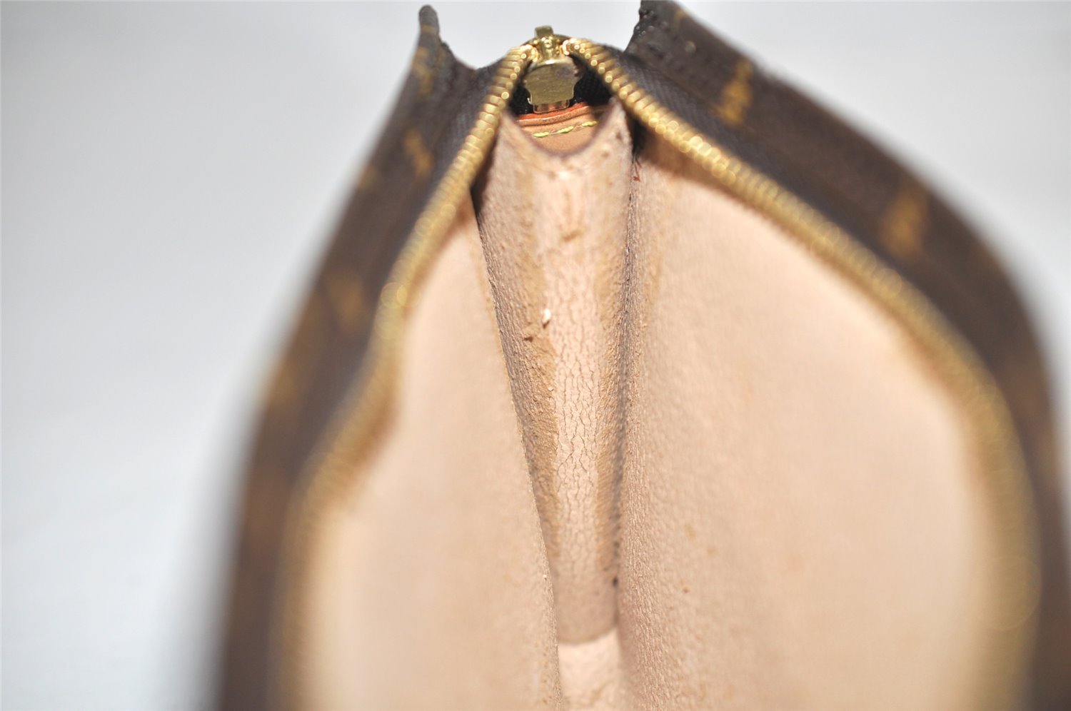 Authentic Louis Vuitton Monogram Pouch For Bucket GM LV 4878K