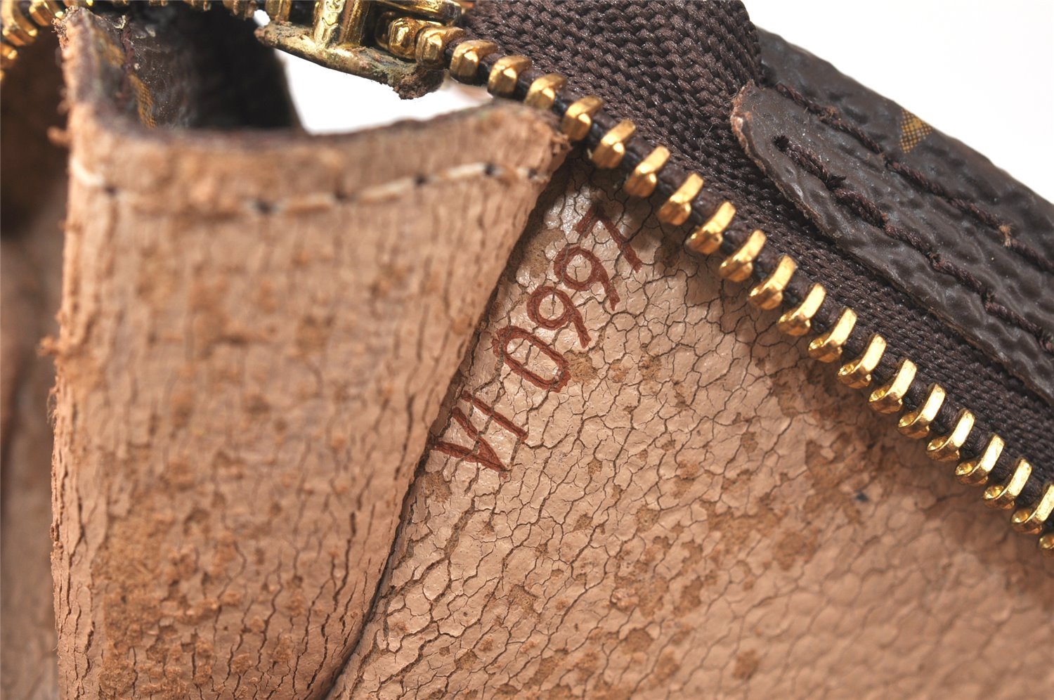 Authentic Louis Vuitton Monogram Pouch For Bucket GM LV 4878K