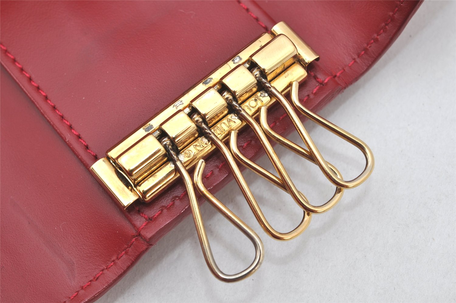 Authentic Louis Vuitton Vernis Multicles 4 Four Hooks Key Case M91976 Red 4879K