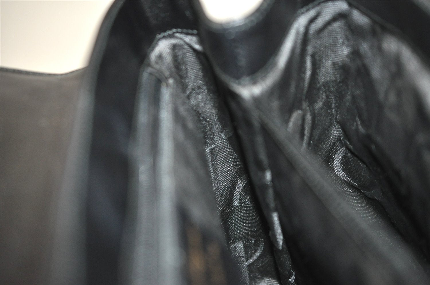 Authentic Salvatore Ferragamo Gancini Leather 2Way Shoulder Hand Bag Black 4893J