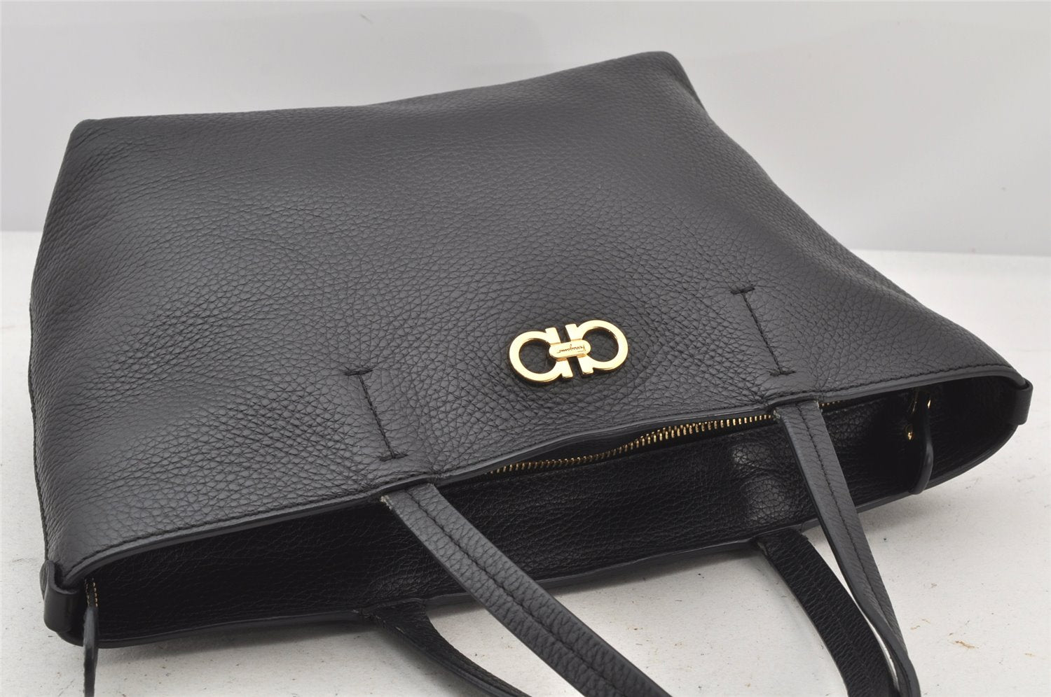 Authentic Salvatore Ferragamo Gancini Leather Tote Hand Bag Black 4895K
