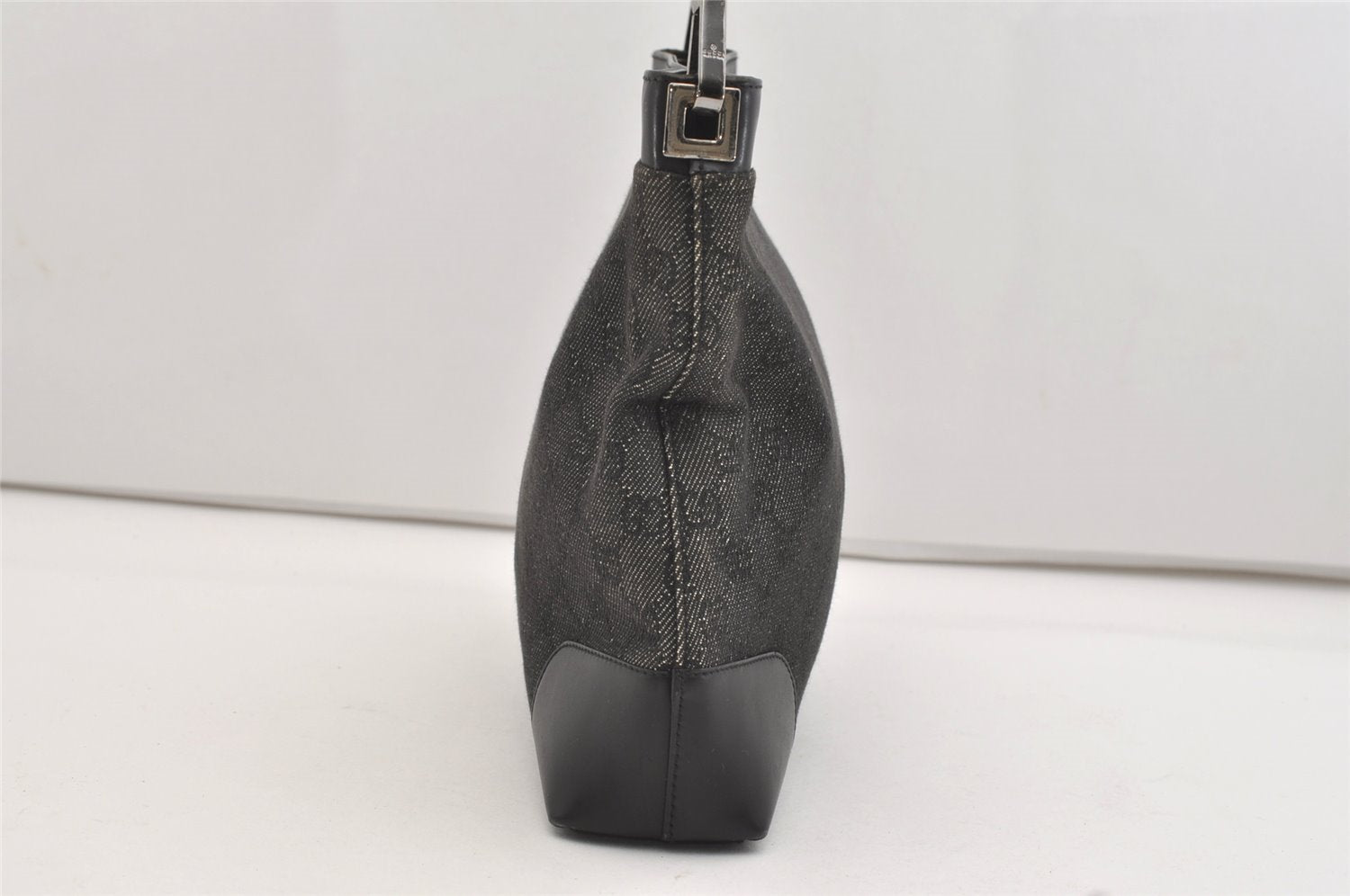 Authentic GUCCI Vintage Shoulder Bag Purse GG Canvas Leather 143745 Black 4896J