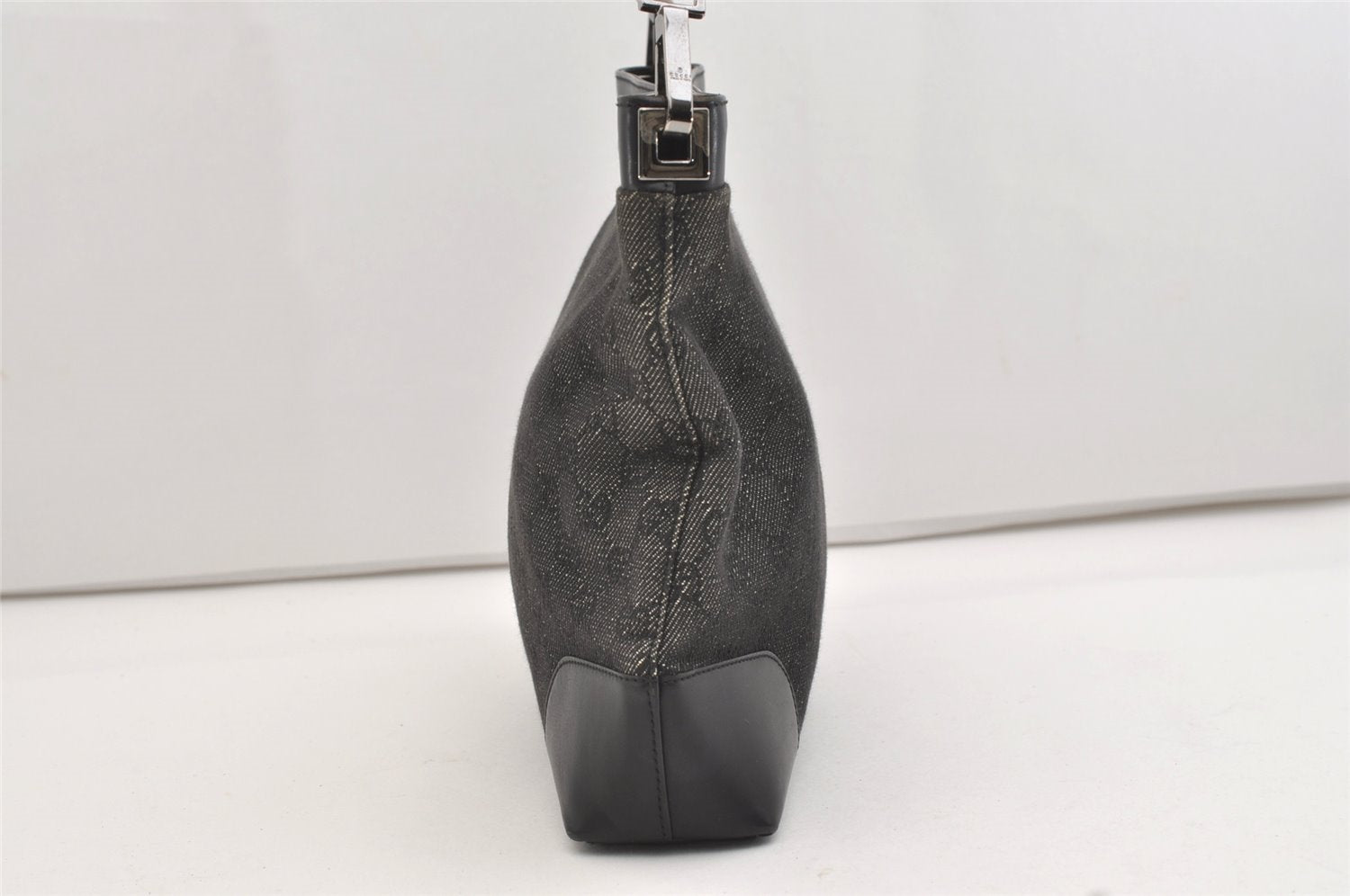 Authentic GUCCI Vintage Shoulder Bag Purse GG Canvas Leather 143745 Black 4896J