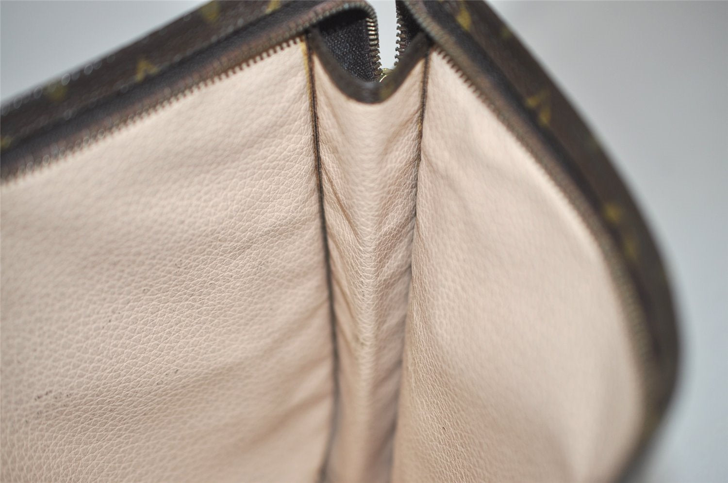 Authentic Louis Vuitton Monogram Poche Toilette 26 M47542 Cosmetics Pouch 4901J