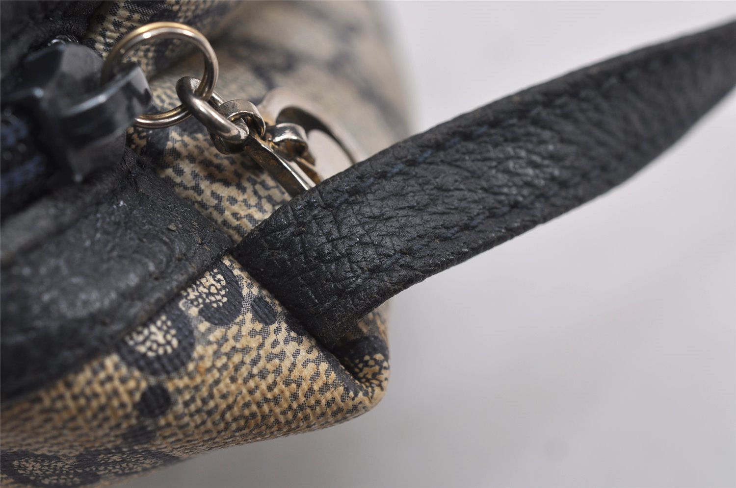 Authentic GUCCI Clutch Hand Bag Purse GG PVC Leather Navy Blue Junk 4905J