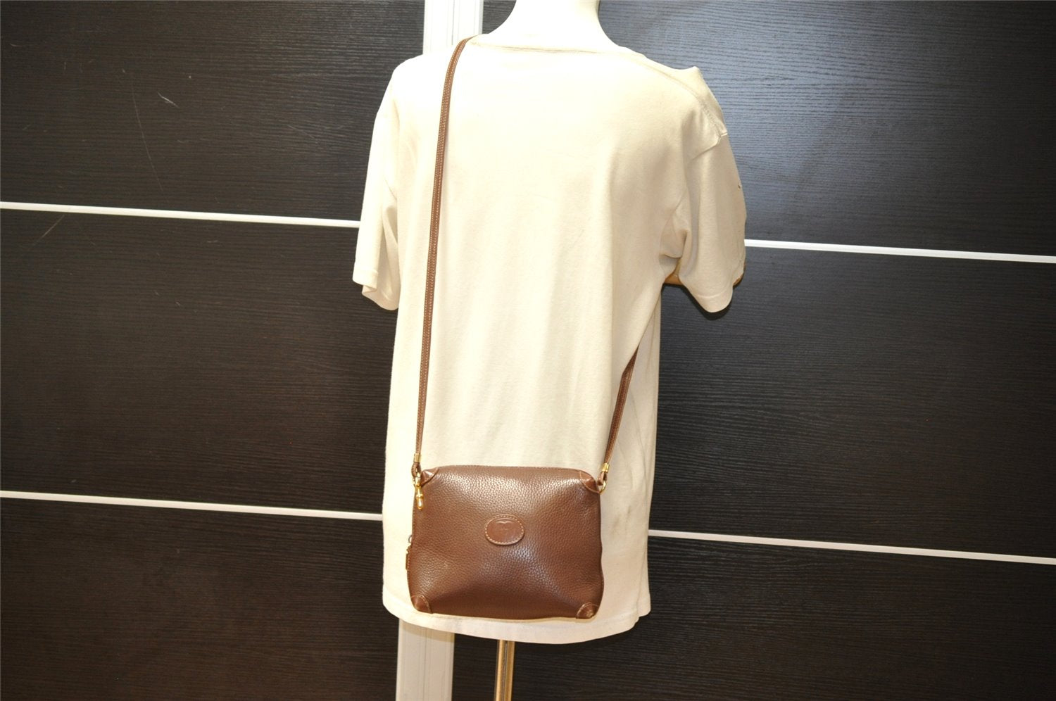 Authentic GUCCI Vintage Shoulder Cross Body Bag Purse Leather Brown 4906K