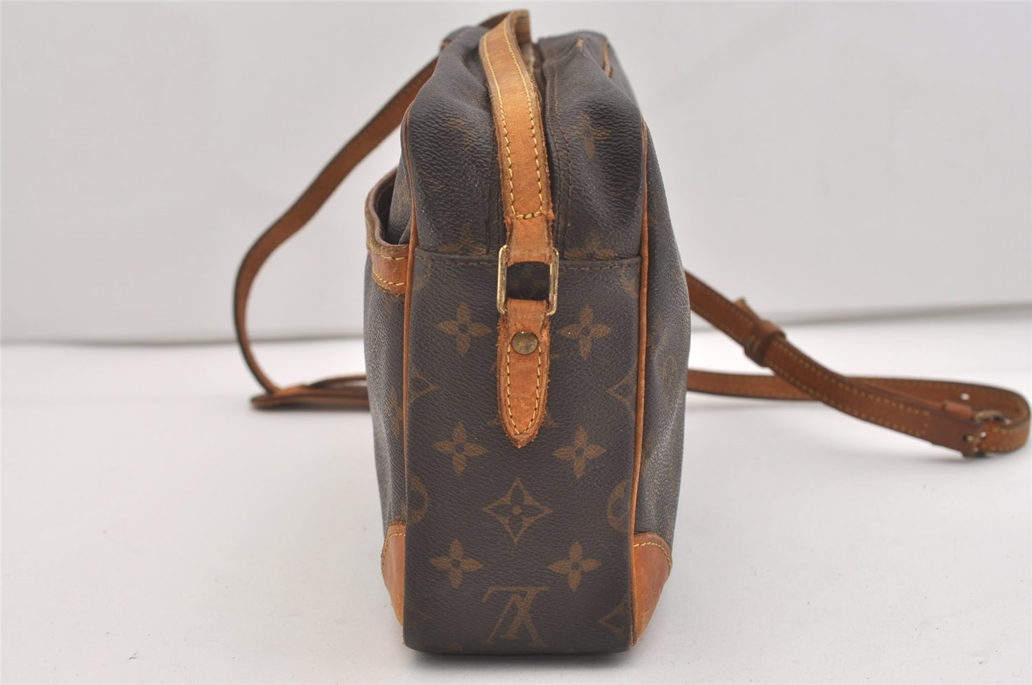 Authentic Louis Vuitton Monogram Trocadero 30 Shoulder Bag M51272 Junk 4910J