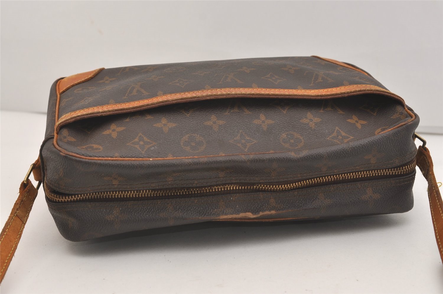 Authentic Louis Vuitton Monogram Trocadero 30 Shoulder Bag M51272 Junk 4910J