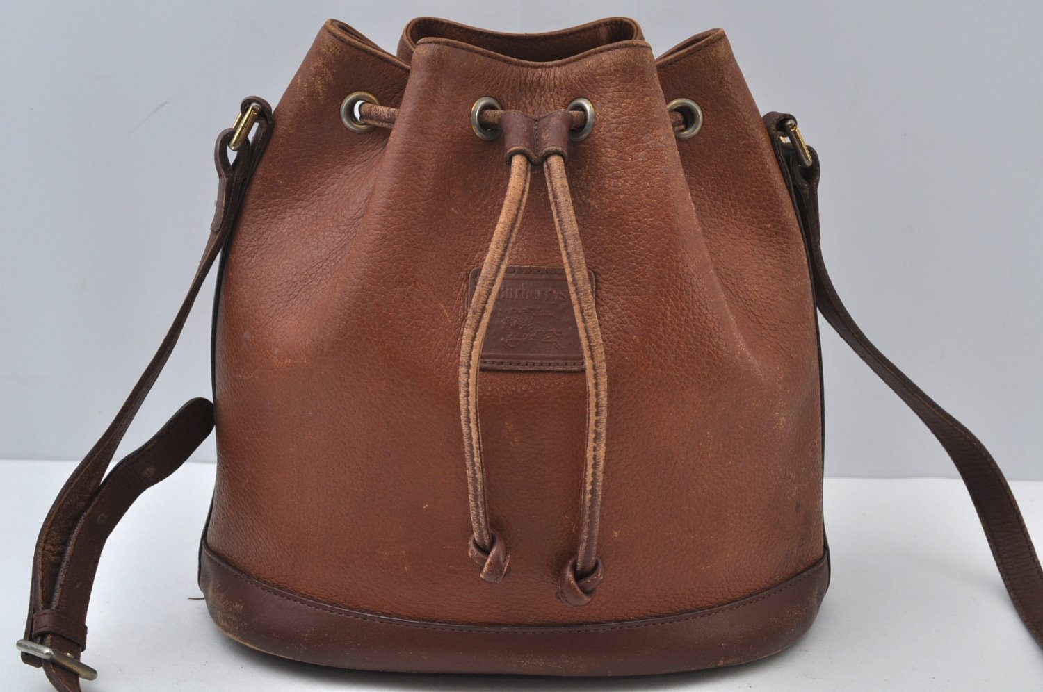 Authentic Burberrys Leather Shoulder Cross Body Drawstring Bag Purse Brown 4911J