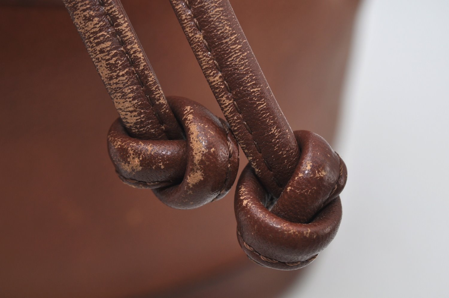 Authentic Burberrys Leather Shoulder Cross Body Drawstring Bag Purse Brown 4911J