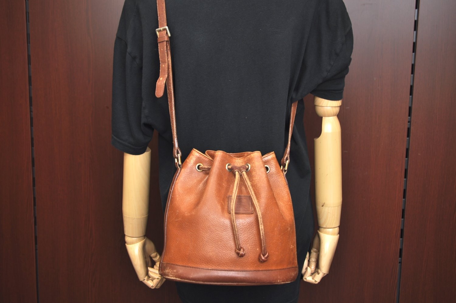 Authentic Burberrys Leather Shoulder Cross Body Drawstring Bag Purse Brown 4911J