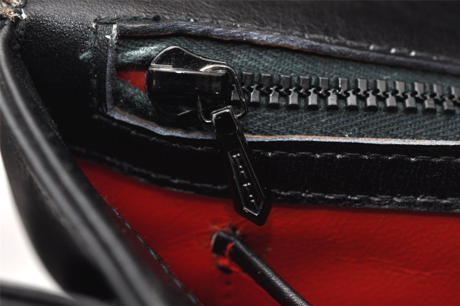 Authentic GUCCI Vintage Shoulder Hand Bag Purse Leather Black 4916K