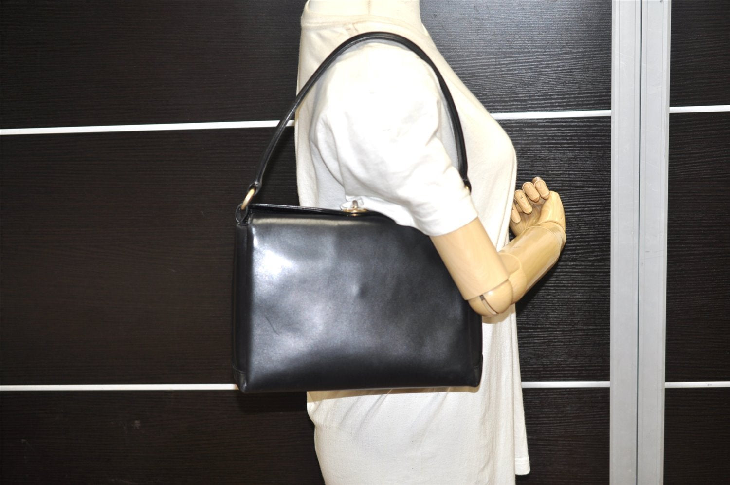 Authentic GUCCI Vintage Shoulder Hand Bag Purse Leather Black 4916K