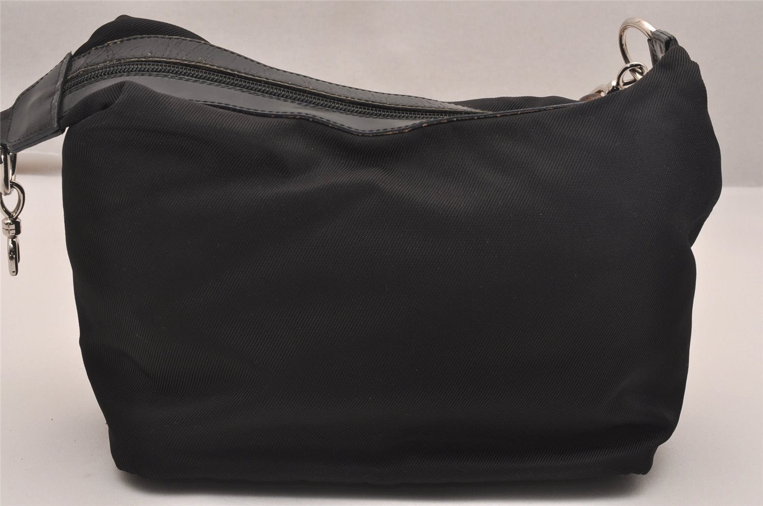 Authentic GUCCI Bamboo Vintage Shoulder Bag Nylon Leather Black Junk 4929J