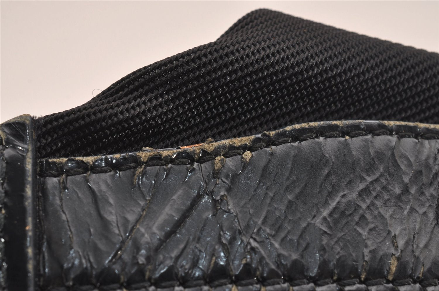 Authentic GUCCI Bamboo Vintage Shoulder Bag Nylon Leather Black Junk 4929J