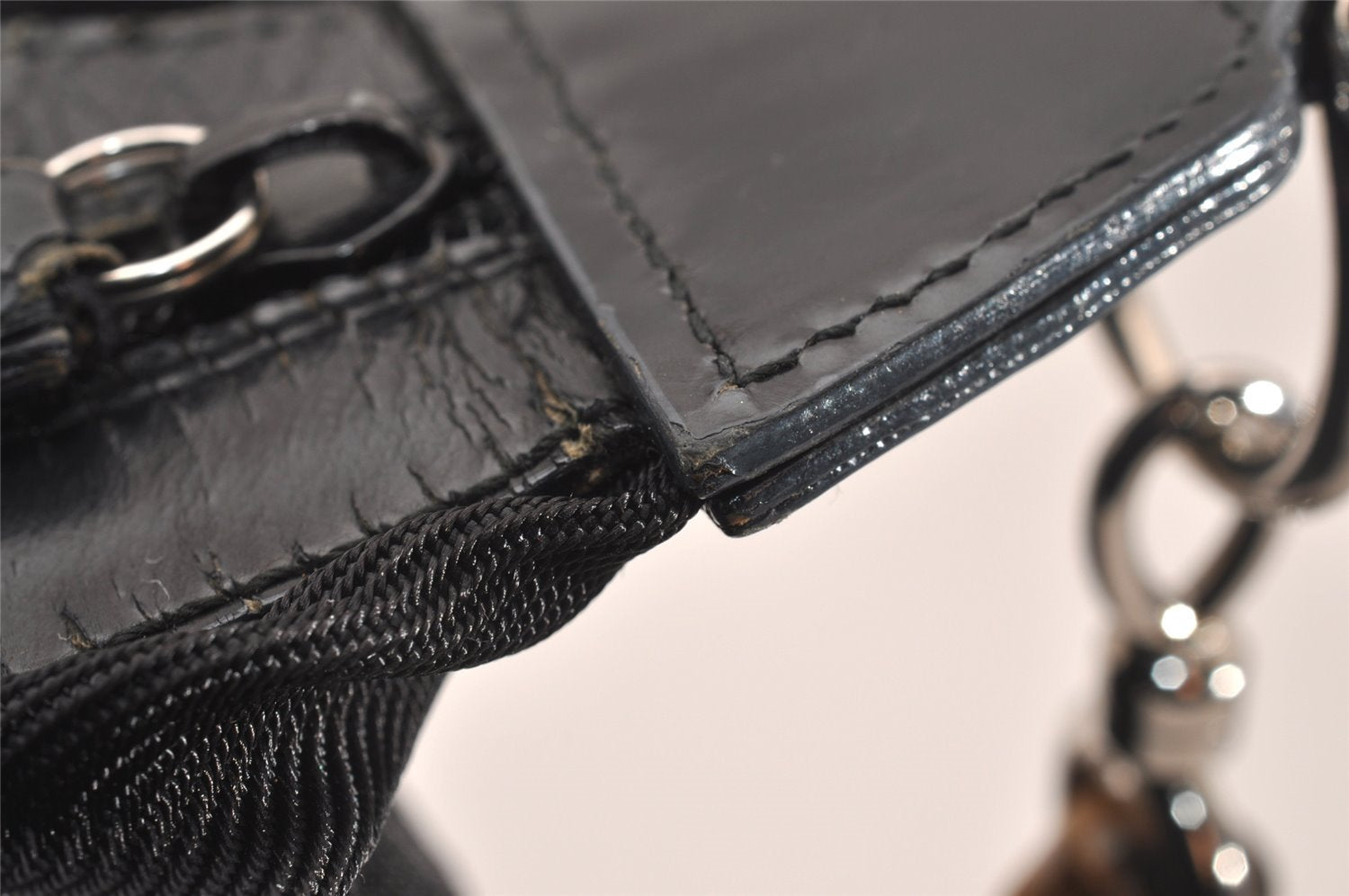 Authentic GUCCI Bamboo Vintage Shoulder Bag Nylon Leather Black Junk 4929J