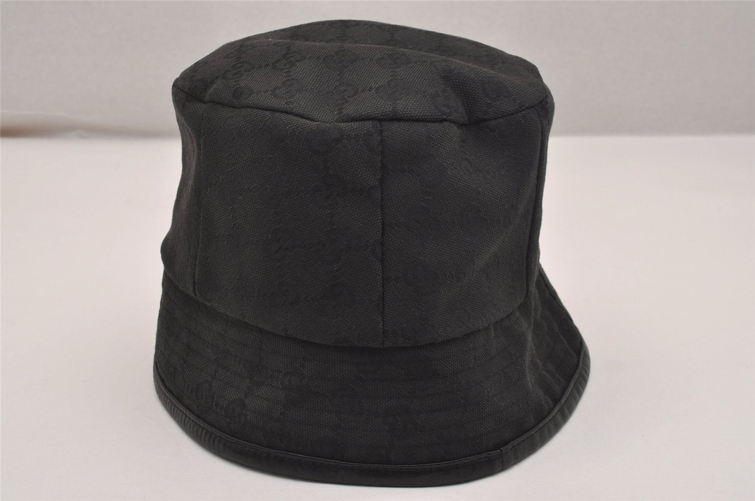 Authentic GUCCI Vintage Bucket Hat GG Canvas Leather Size M 22