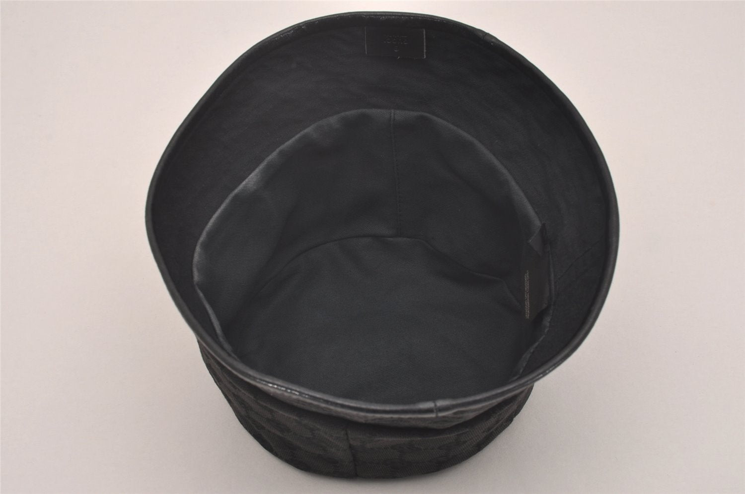 Authentic GUCCI Vintage Bucket Hat GG Canvas Leather Size M 22