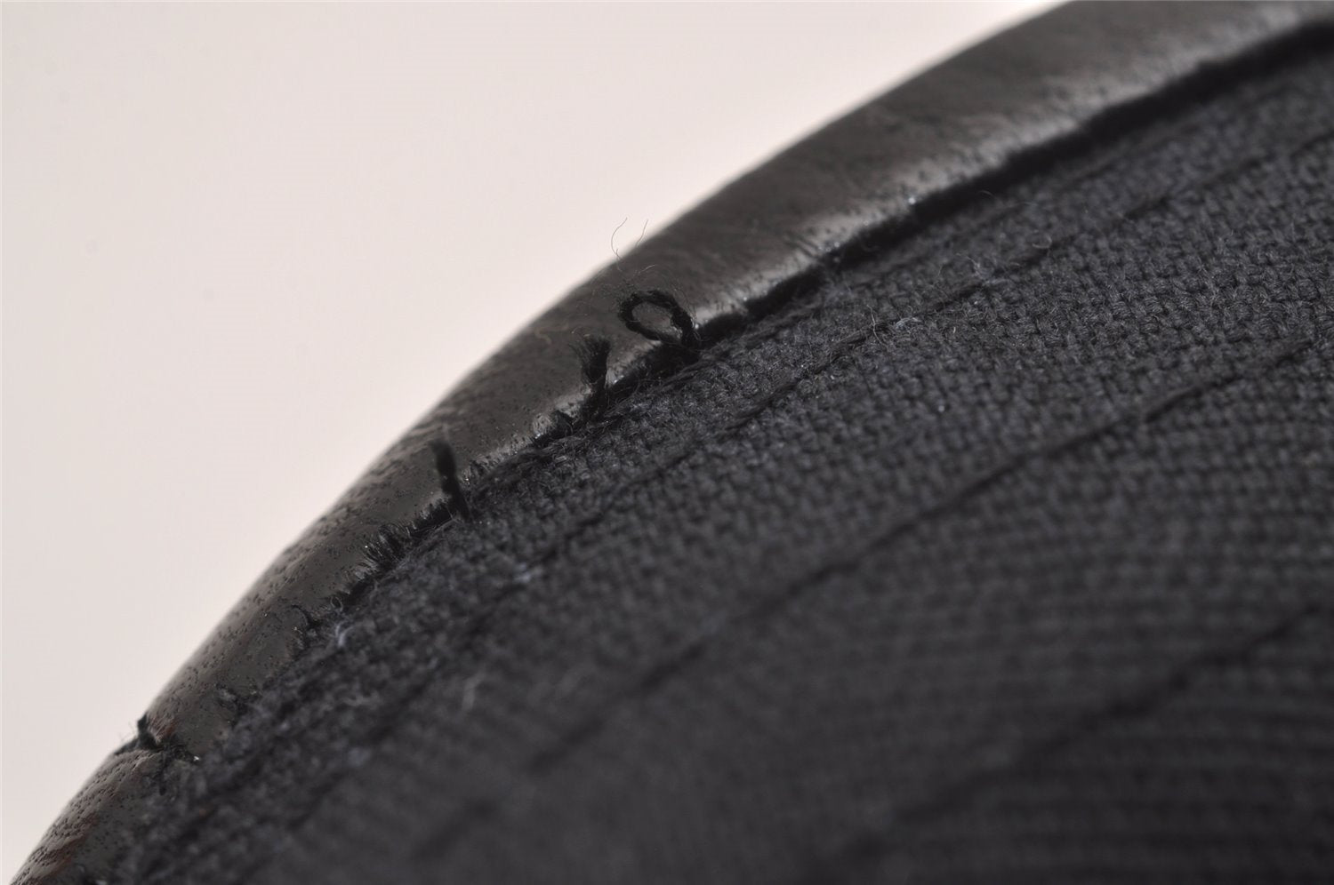 Authentic GUCCI Vintage Bucket Hat GG Canvas Leather Size M 22