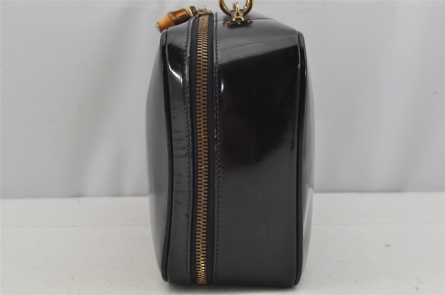 Authentic GUCCI Vintage Bamboo 2Way Shoulder Hand Bag Purse Enamel Black 4947J