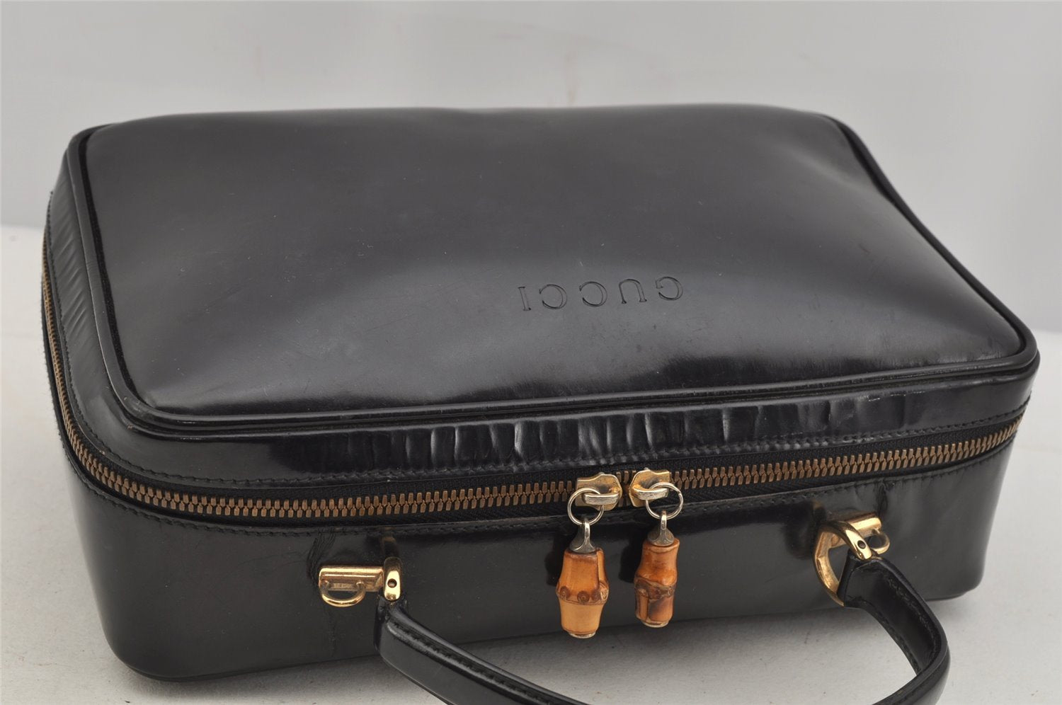 Authentic GUCCI Vintage Bamboo 2Way Shoulder Hand Bag Purse Enamel Black 4947J