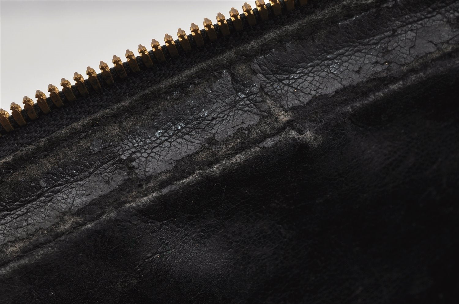 Authentic GUCCI Vintage Bamboo 2Way Shoulder Hand Bag Purse Enamel Black 4947J