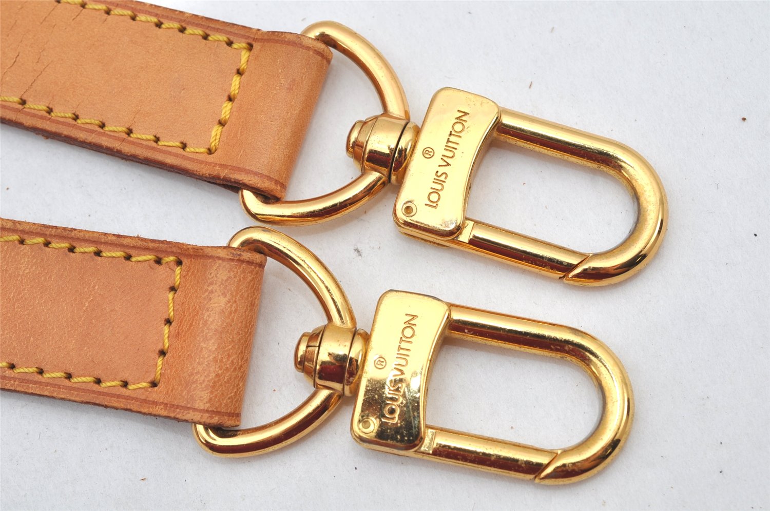 Authentic Louis Vuitton Leather Shoulder Strap Beige 40.4-47.6