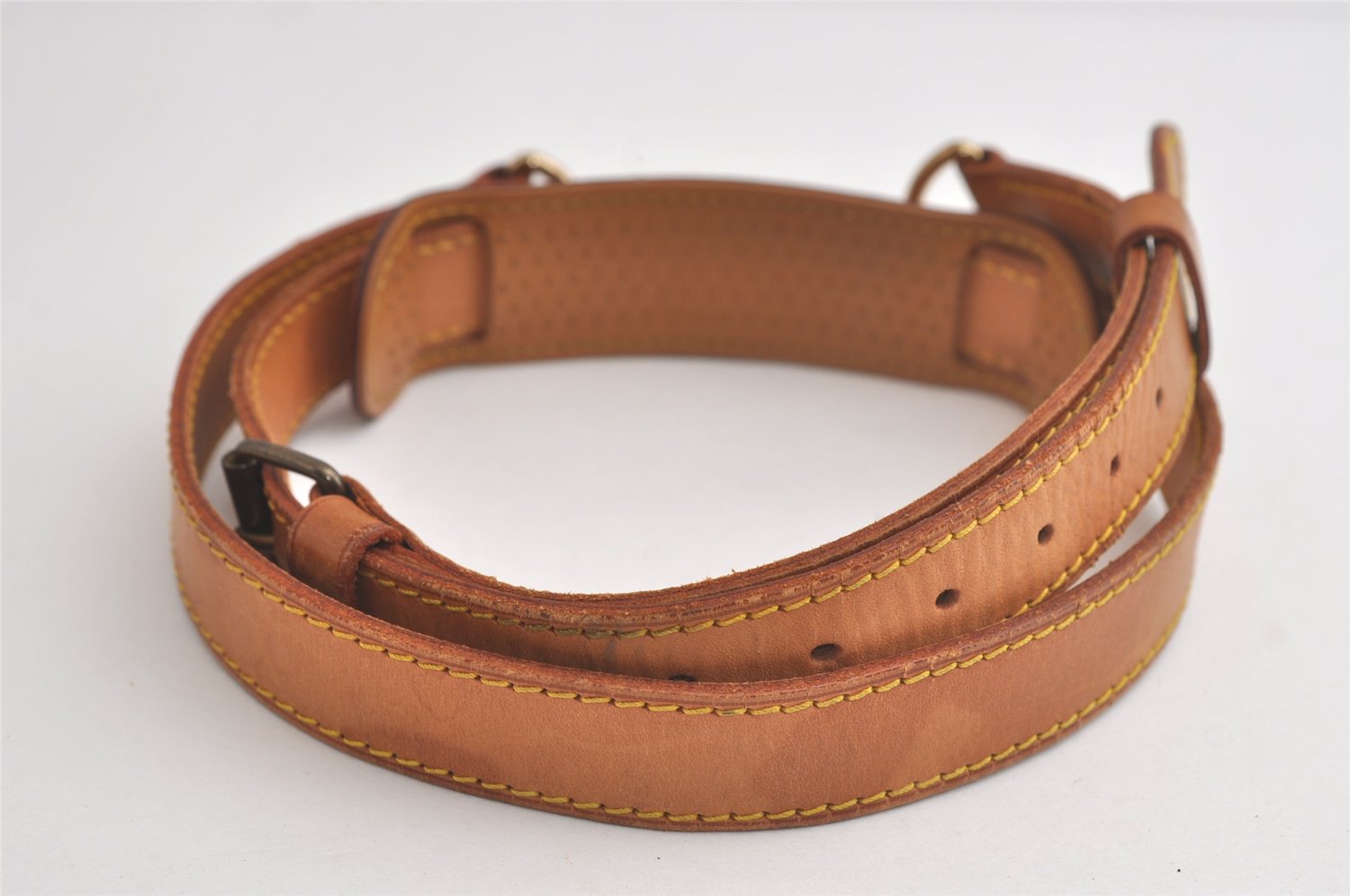 Authentic Louis Vuitton Leather Shoulder Strap Beige 40.9-47.8