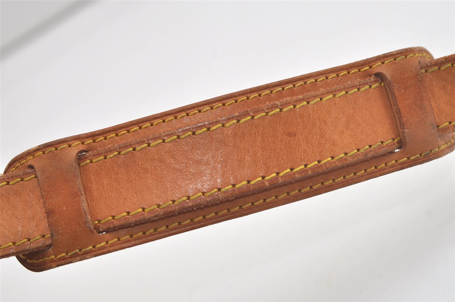 Authentic Louis Vuitton Leather Shoulder Strap Beige 40.9-47.8