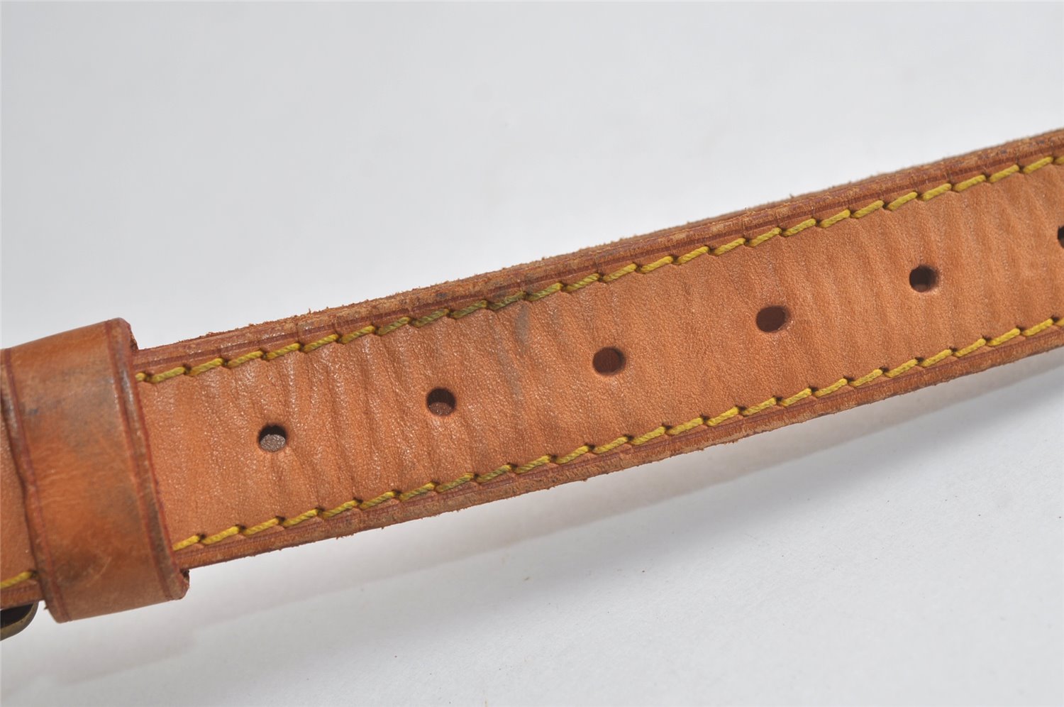 Authentic Louis Vuitton Leather Shoulder Strap Beige 40.9-47.8