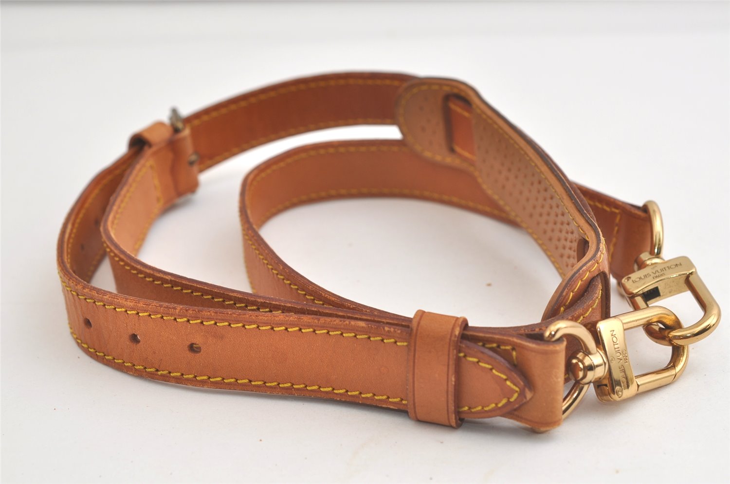 Authentic Louis Vuitton Leather Shoulder Strap Beige 40.7-47.6