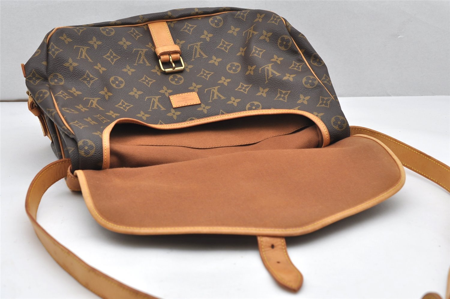 Authentic Louis Vuitton Monogram Saumur 35 Shoulder Cross Bag M42254 LV 4963K