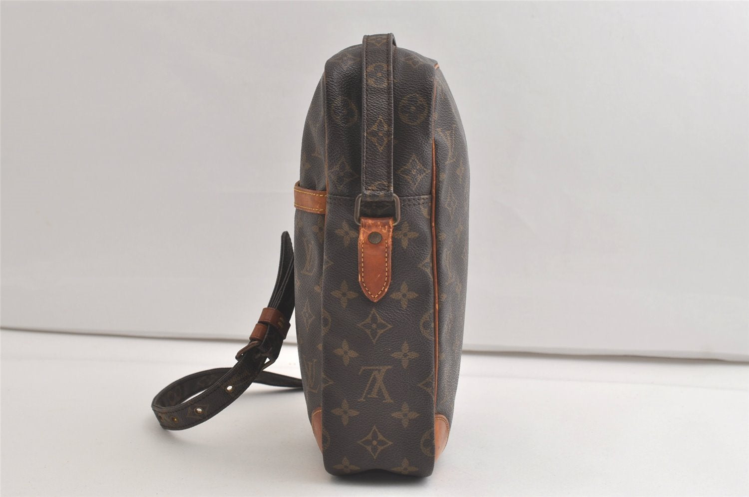 Authentic Louis Vuitton Monogram Danube MM Shoulder Cross Bag M45264 LV 4964K