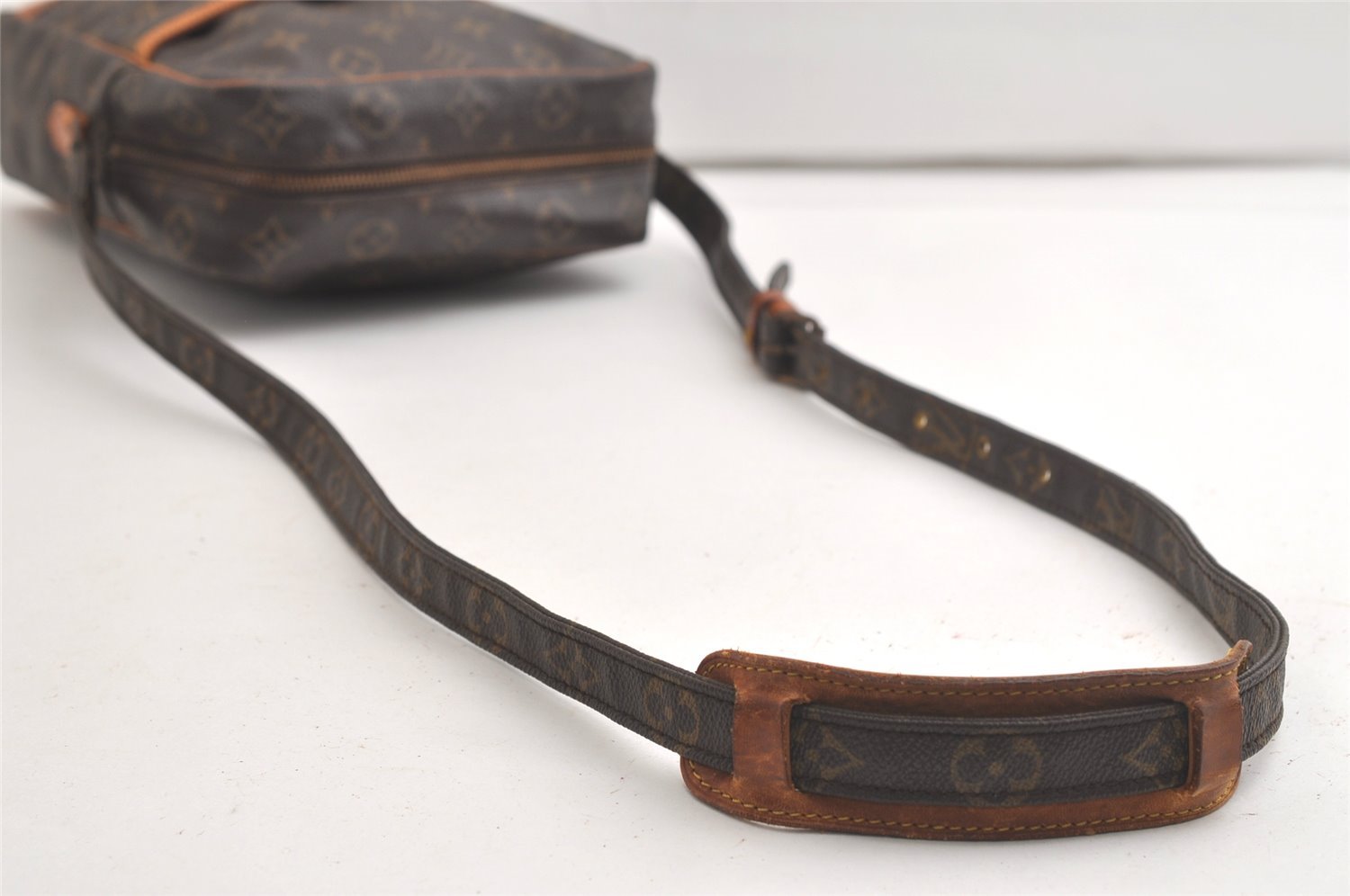 Authentic Louis Vuitton Monogram Danube MM Shoulder Cross Bag M45264 LV 4964K