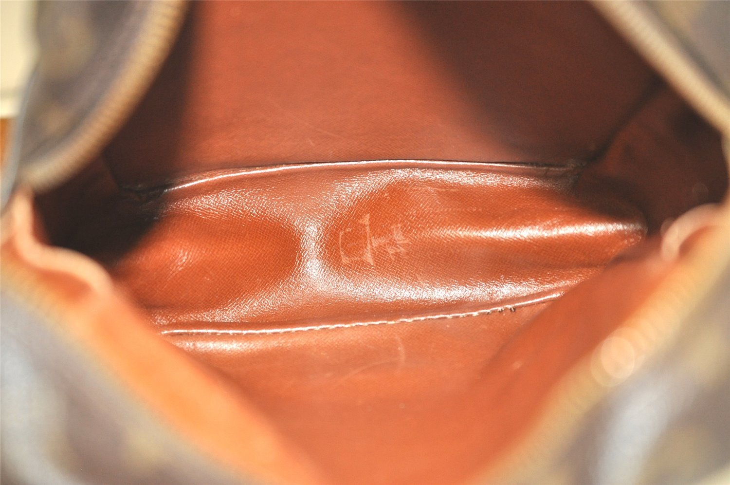 Authentic Louis Vuitton Monogram Danube MM Shoulder Cross Bag M45264 LV 4964K