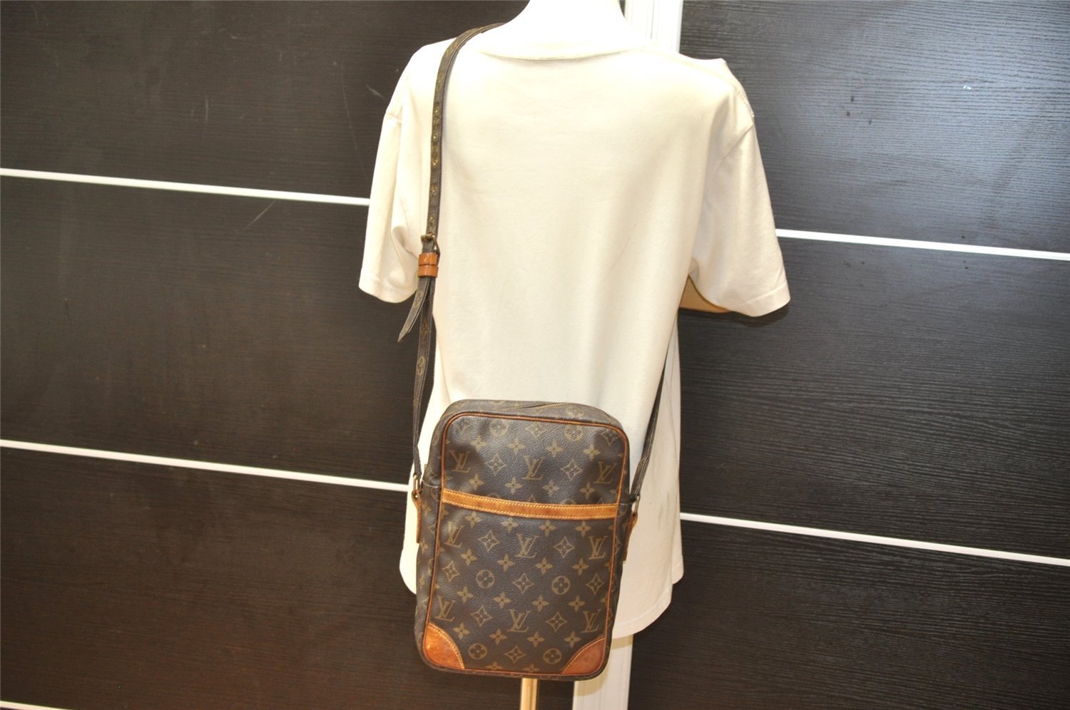 Authentic Louis Vuitton Monogram Danube MM Shoulder Cross Bag M45264 LV 4964K