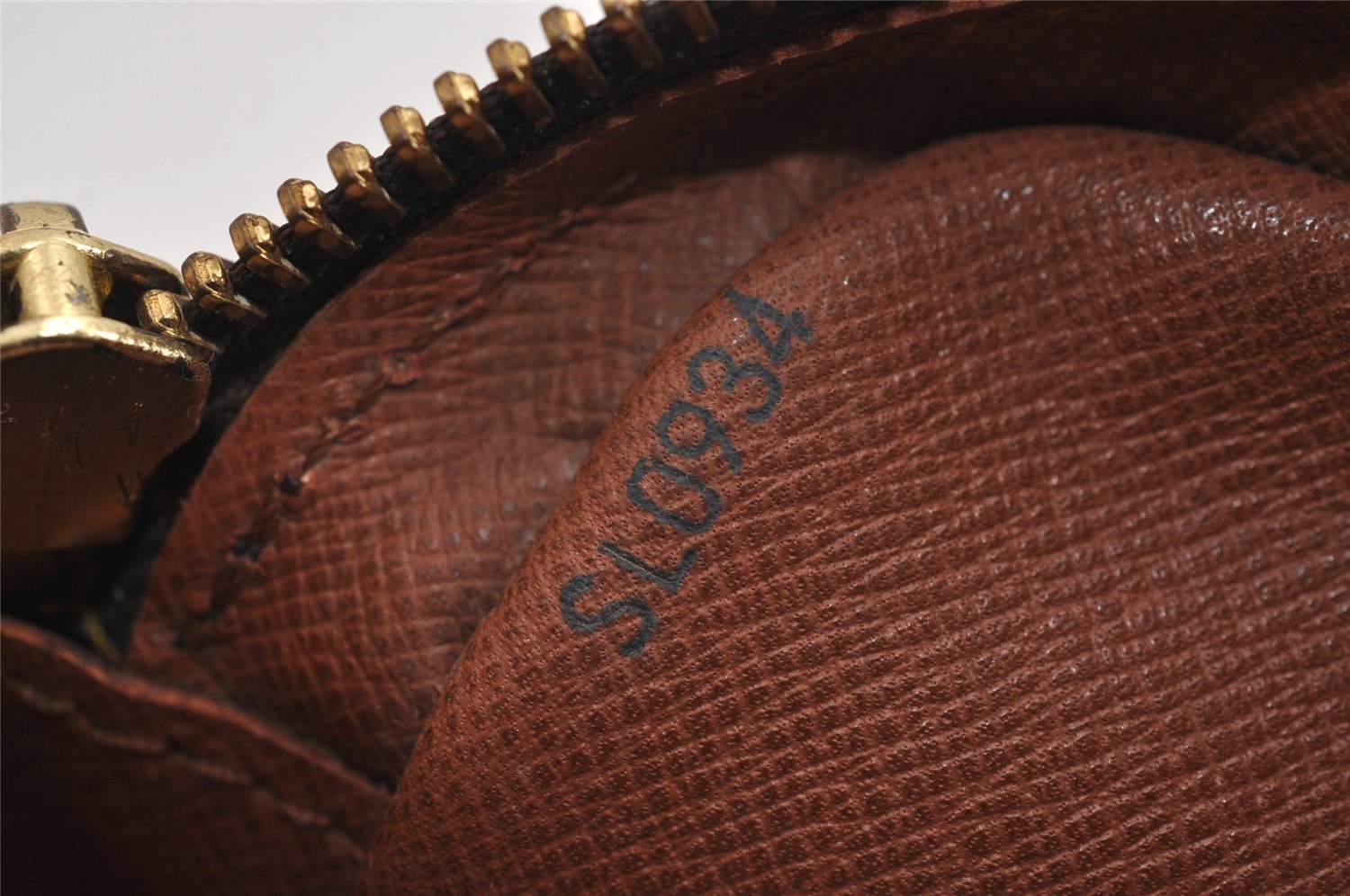 Authentic Louis Vuitton Monogram Marly Dragonne PM M51827 Clutch Hand Bag 4970J