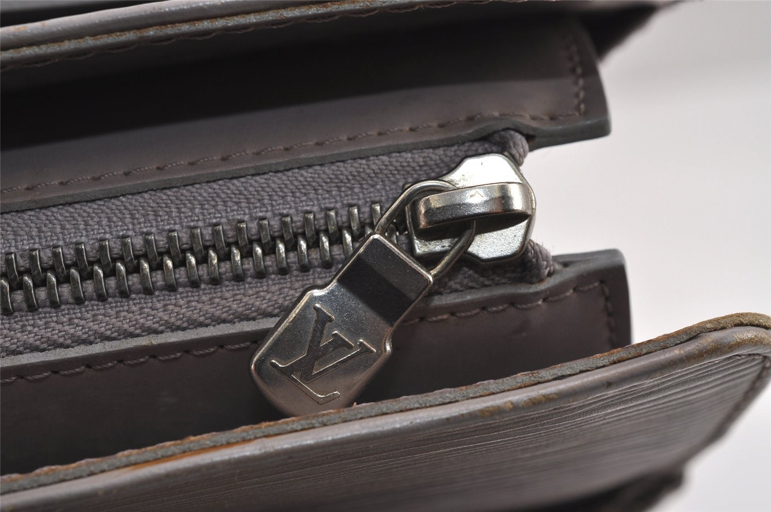 Authentic Louis Vuitton Epi Croisette GM Shoulder Hand Bag Gray M5250B LV 4972J