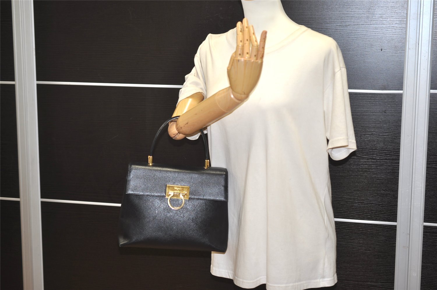 Authentic Salvatore Ferragamo Gancini Leather 2Way Shoulder Hand Bag Black 4974J