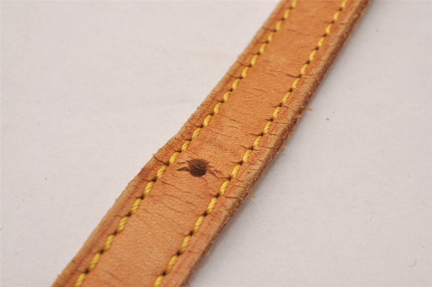 Authentic Louis Vuitton Leather Shoulder Strap Beige 40.4-47.6