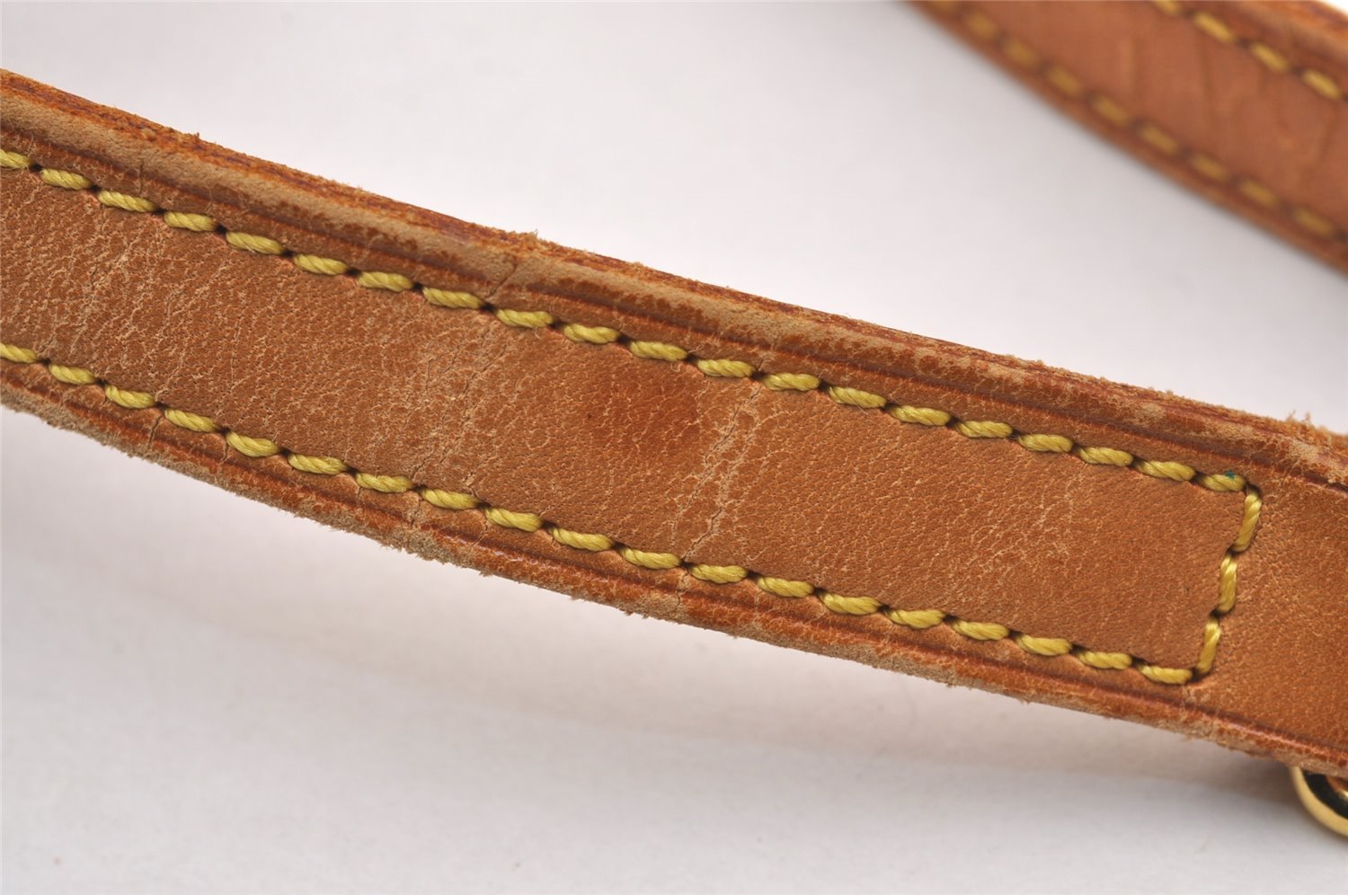 Authentic Louis Vuitton Leather Shoulder Strap Beige 40.4-47.6