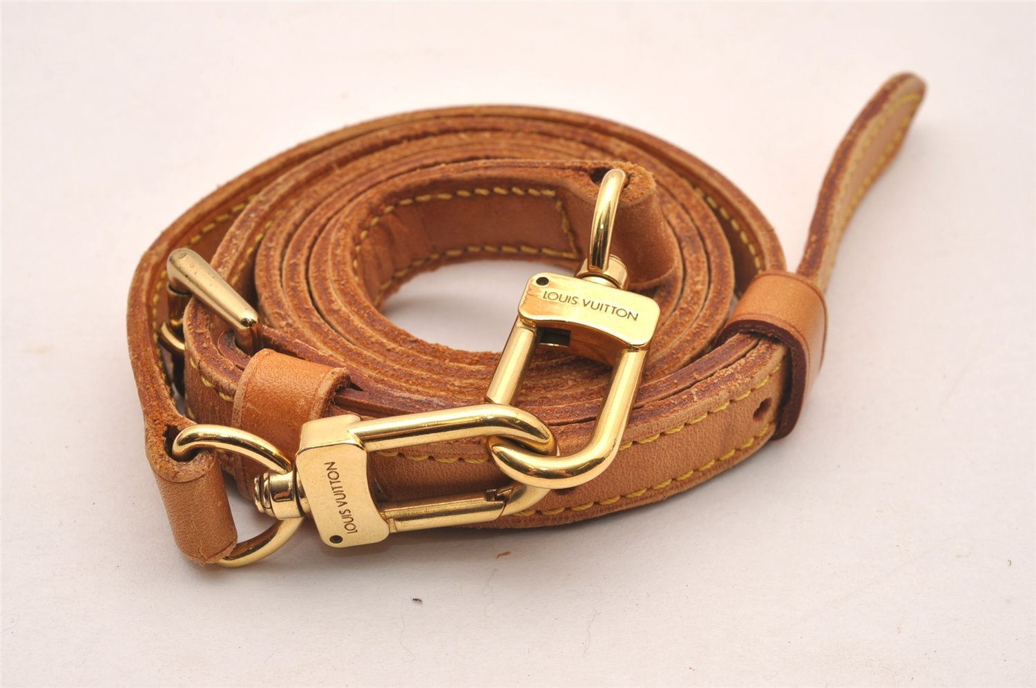 Authentic Louis Vuitton Leather Shoulder Strap Beige 40.4-47.6