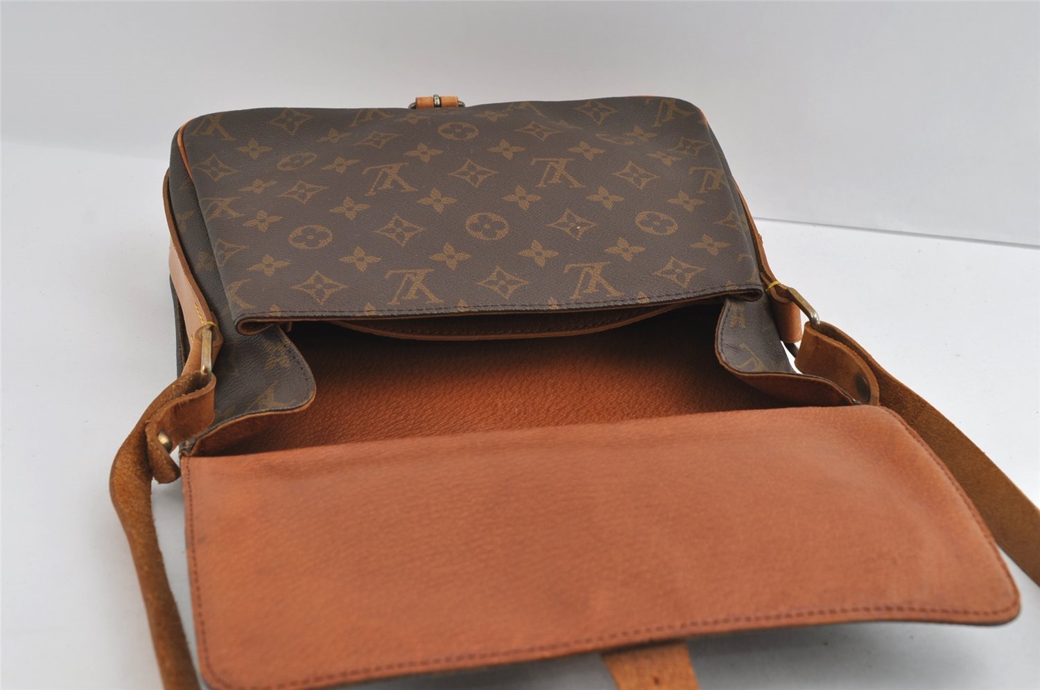 Authentic Louis Vuitton Monogram Cartouchiere GM Shoulder Bag Old Model 4977I