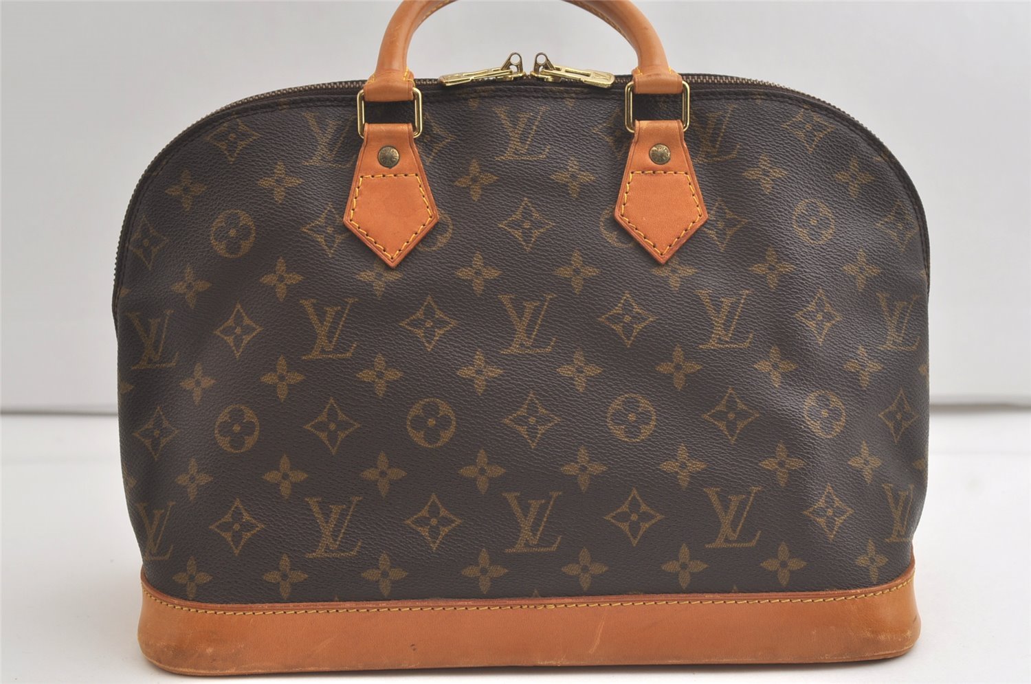 Authentic Louis Vuitton Monogram Alma Hand Bag Purse M51130 LV 4977K