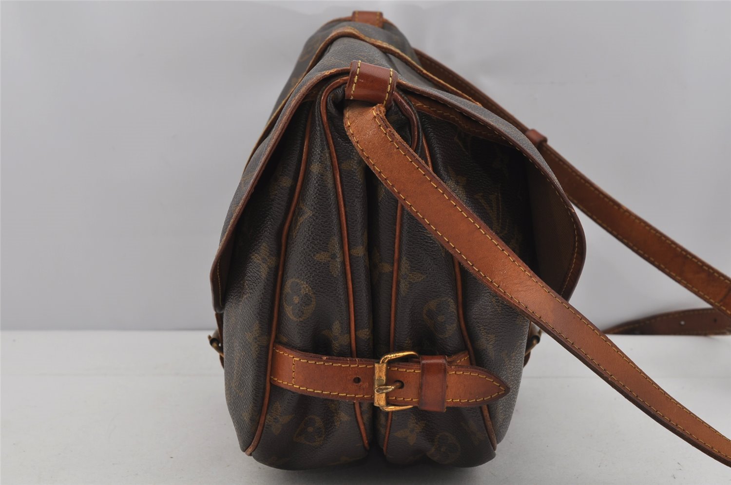 Authentic Louis Vuitton Monogram Saumur 30 Shoulder Cross Bag M42256 LV 4984J