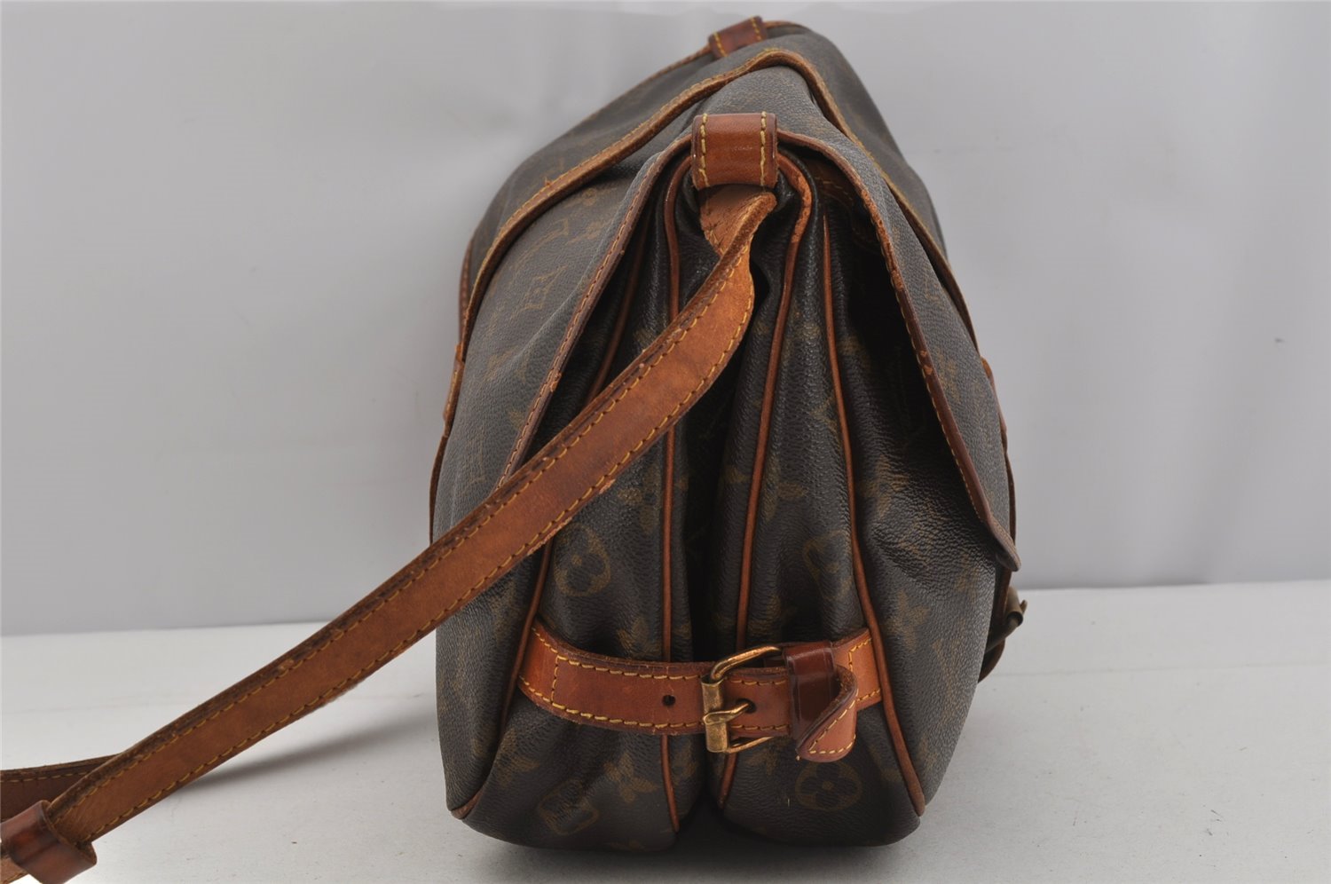 Authentic Louis Vuitton Monogram Saumur 30 Shoulder Cross Bag M42256 LV 4984J