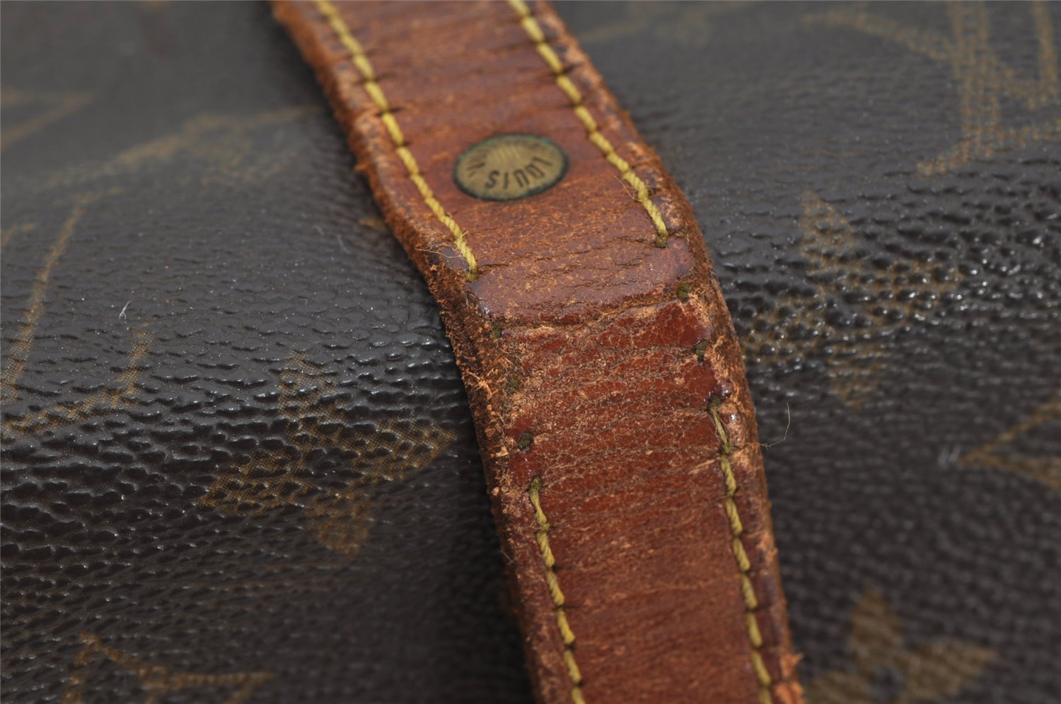 Authentic Louis Vuitton Monogram Saumur 30 Shoulder Cross Bag M42256 LV 4984J