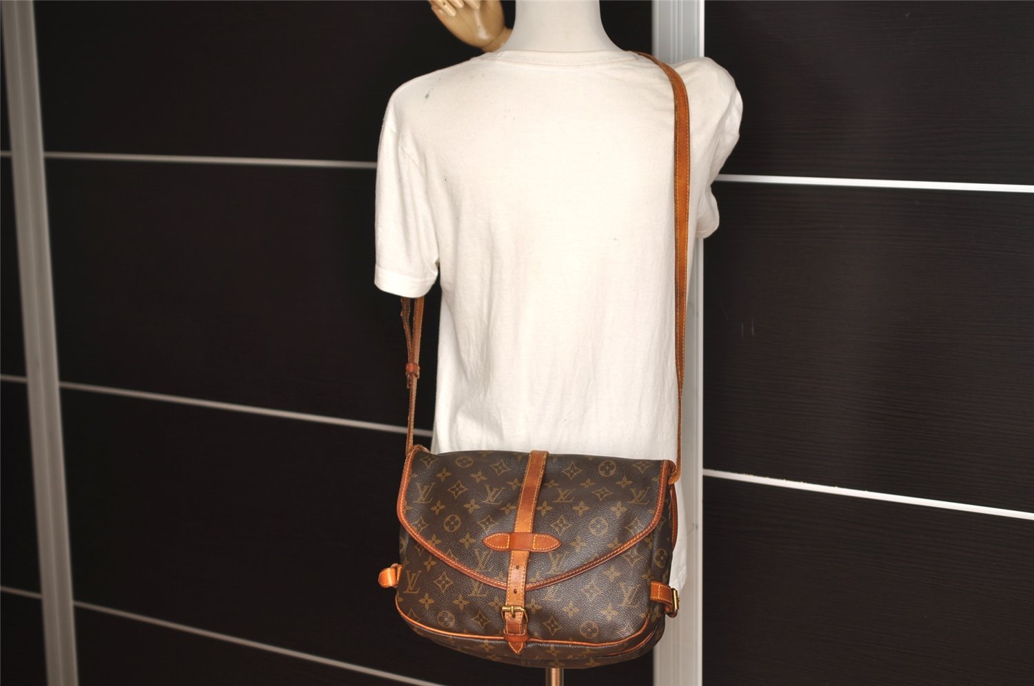 Authentic Louis Vuitton Monogram Saumur 30 Shoulder Cross Bag M42256 LV 4984J