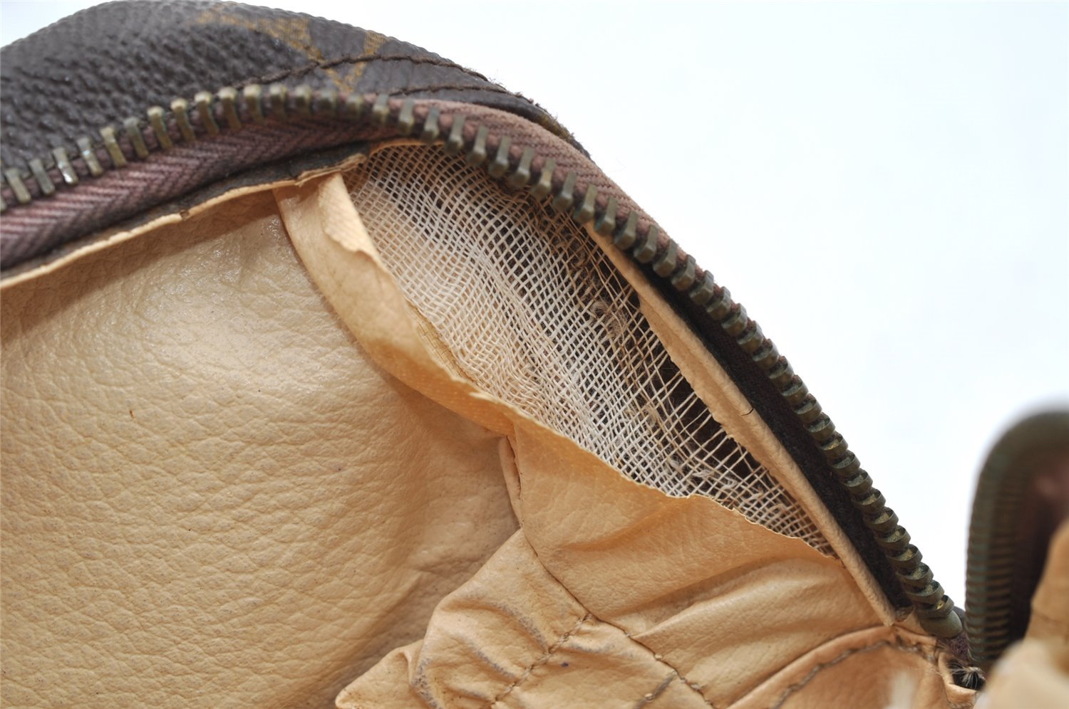 Auth Louis Vuitton Monogram Trousse Toilette 23 Clutch Bag M47524 Junk 4985I