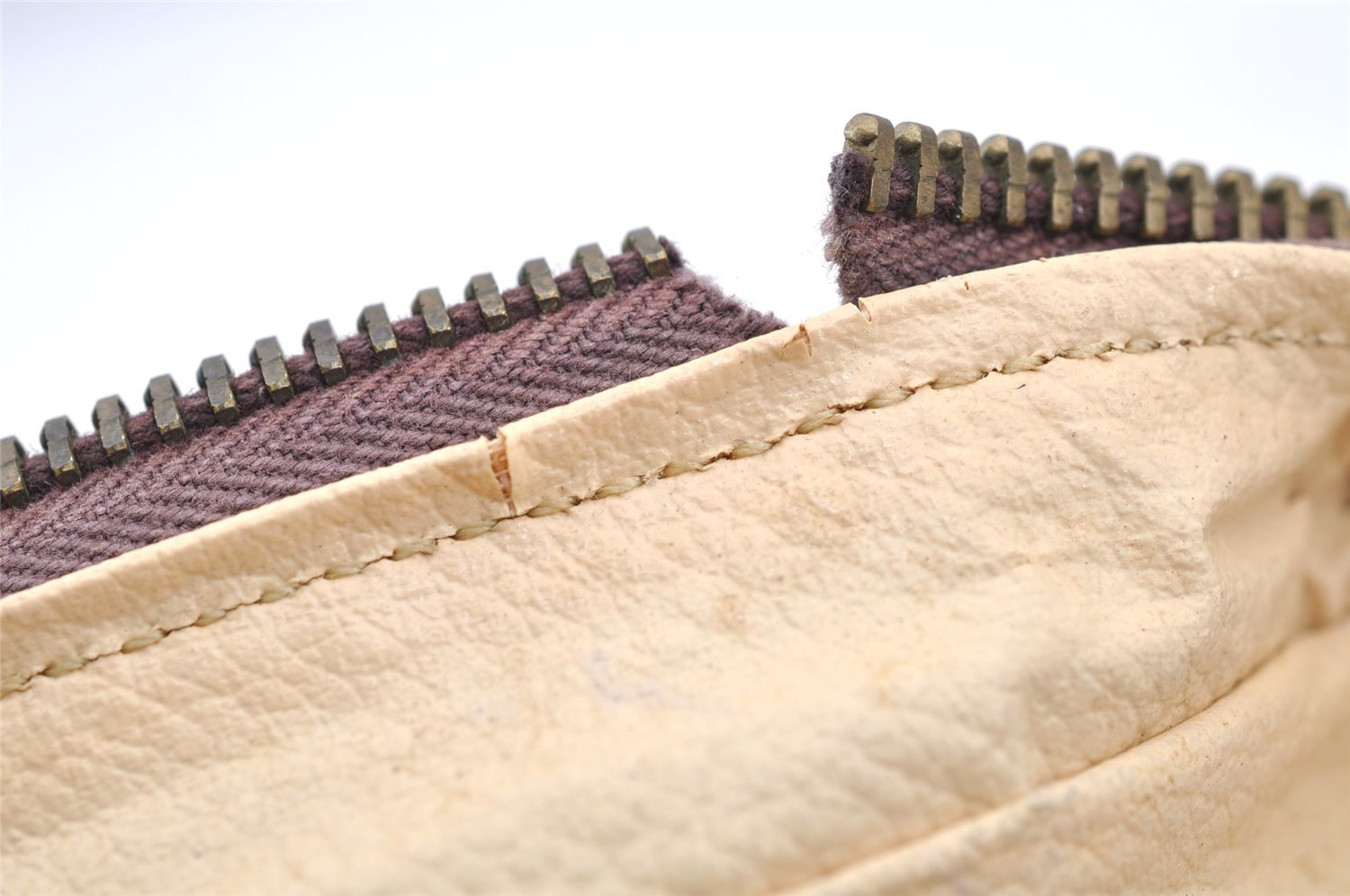 Auth Louis Vuitton Monogram Trousse Toilette 23 Clutch Bag M47524 Junk 4985I